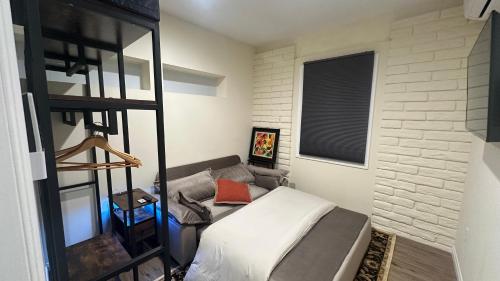 2B2B quiet comfy home in ฮาเซียนดา ไฮทส์ (CA)