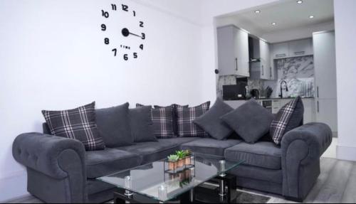 Newly refurbished 2 bed !