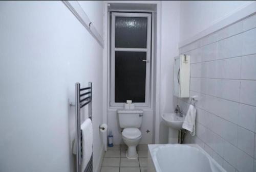 Newly refurbished 2 bed !, Glasgow (Foto 3)