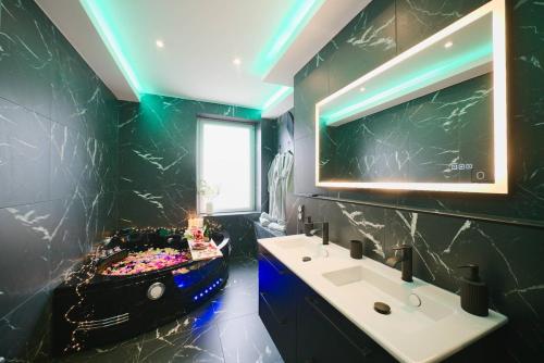 Popart Insolite Jacuzzi,Sauna & SPA Parking free in 米盧斯市中心