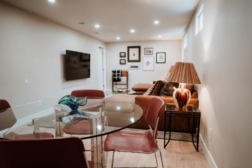 Serene Retreat W Hot Tub & Fenced Yard in Centennial (Colorado)