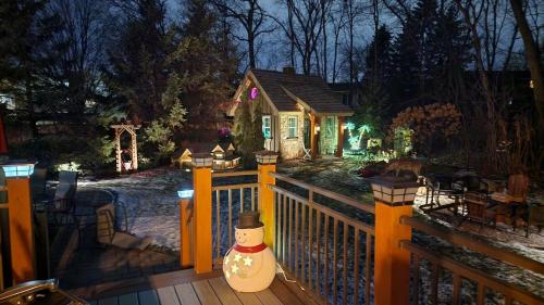 Everchanging Seasons-Hot Tub, Game Haven & Central Retreat in Burnsville