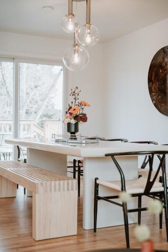 Serene Retreat W Hot Tub & Fenced Yard in Centennial (Colorado)