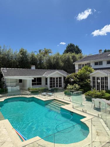 Stunning White House Luxury Retreat In Templestowe - Melbourne