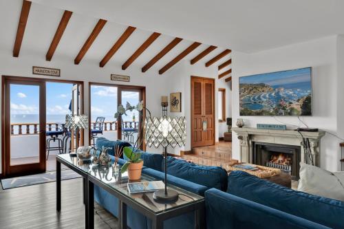 Gorgeous Oceanfront Villa With Panoramic Views detail
