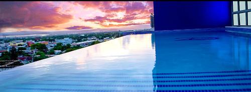 Penthouse Suite at 20 South - Suite 907, Kingston