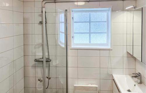 Bathroom, 2 Bedroom Stunning Home In Syssleback in Vingang
