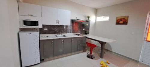 Küche, Tres Palmas Departamentos in Los Mochis