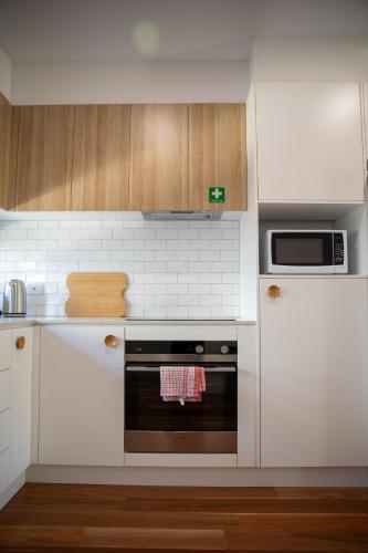 Warm 3beds Home with Yard and parking at Chinatown, CBD in Dickson