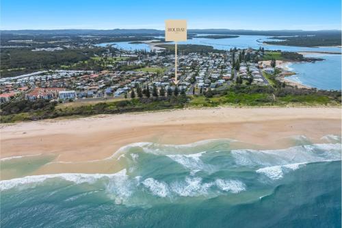 Apartment with Sea View room in Blue Pacific 3 - Ocean Views & Swimming Pool - Holiday Yamba