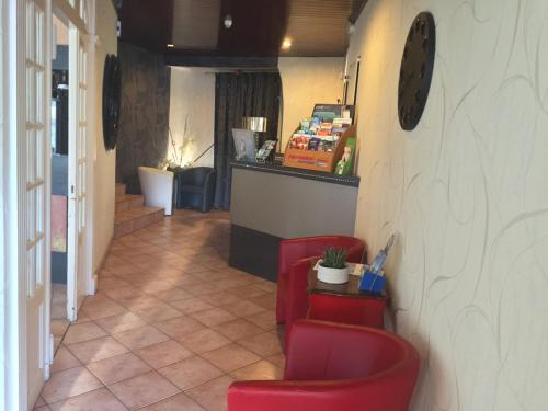 Vestíbulo, Hotel Le Faisan in Montlucon