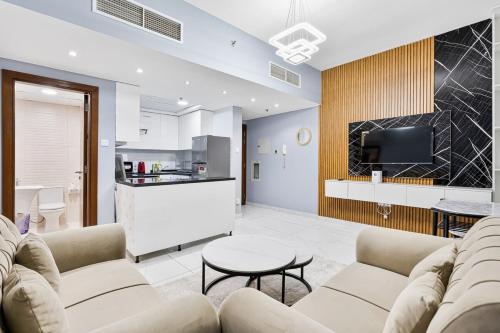 Stylish 1BR Sanctuary with Gym and Pool Access