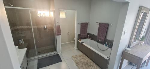 Heaven and Tranquility at River Glades in Lonehill, Sandton (fotografie 6)