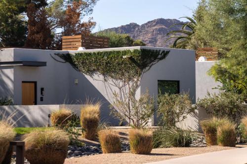 643763490 Andaz Scottsdale Resort & Bungalows