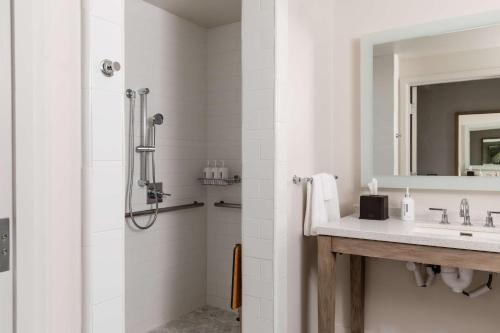 643763514 Andaz Scottsdale Resort & Bungalows
