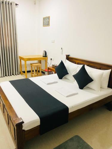 Budget Double Room image 10