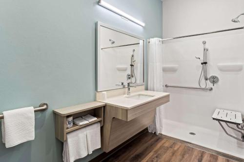 WoodSpring Suites Easton Nazareth in Easton, USA