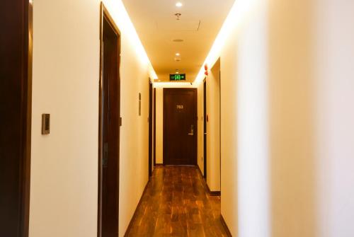 Pink Garden Hotel - image 2