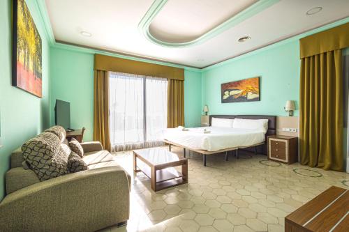 1 king bed, 1 twin bed, 1 sofa bed