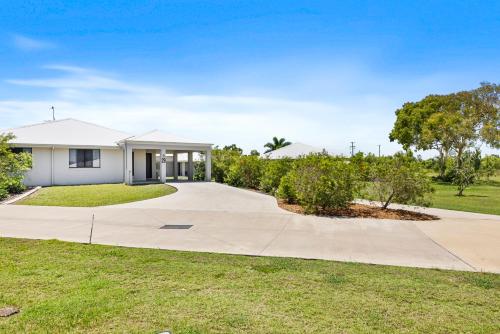 Exterior view, Casa Nostra Motel in Rockhampton