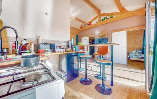 廚房, Awesome Home In Milly-Sur-Thérain (Awesome Home In Milly-Sur-Therain) in 紹塞地區聖奧梅爾