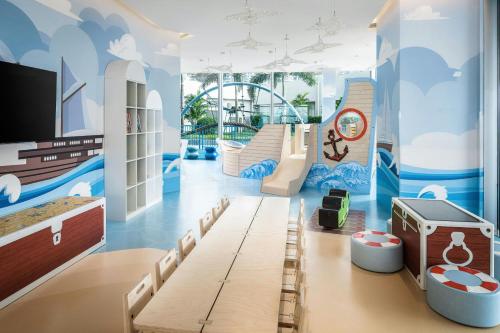 Renaissance Zhuhai Hotel