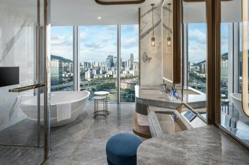 Renaissance Zhuhai Hotel