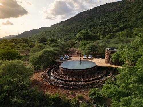 Few and Far Luvhondo