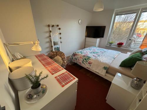 Comfortable Private Rooms in a Modern Apartment Comfortable Private Rooms in a Modern Apartment