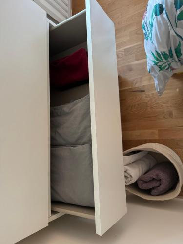 Comfortable Private Rooms in a Modern Apartment Comfortable Private Rooms in a Modern Apartment