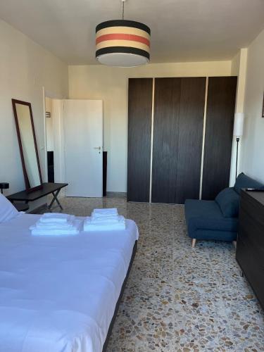 Panoramic penthouse 10m from metro A, Roma (foto 6)