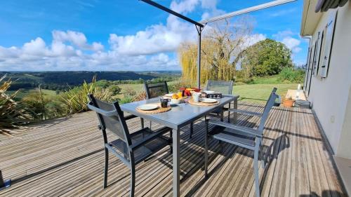 Jolie maison à la campagne - magnifique vue - 6pers gîte à louer Carvès