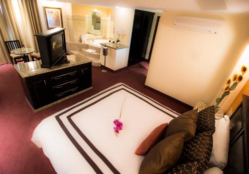 64381040 Hotel Ticuán