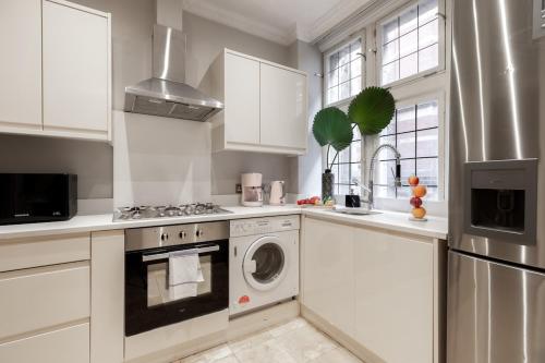 Unique Designer Flat in Quiet Ambiance of Fancy Soho - image 9