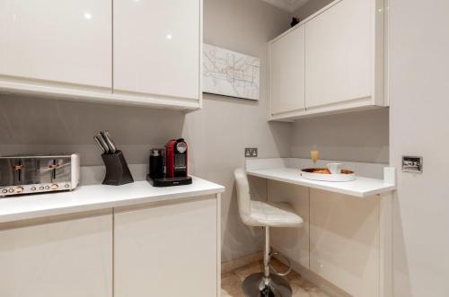 Unique Designer Flat in Quiet Ambiance of Fancy Soho - image 13