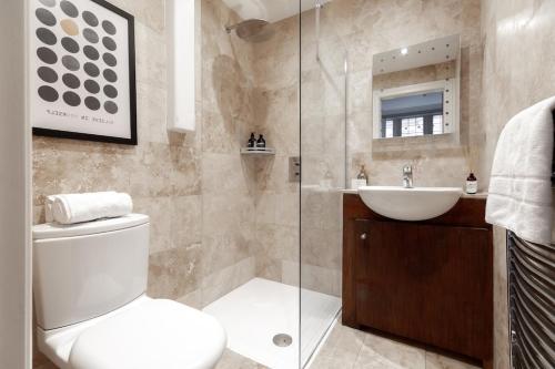 Unique Designer Flat in Quiet Ambiance of Fancy Soho - image 6