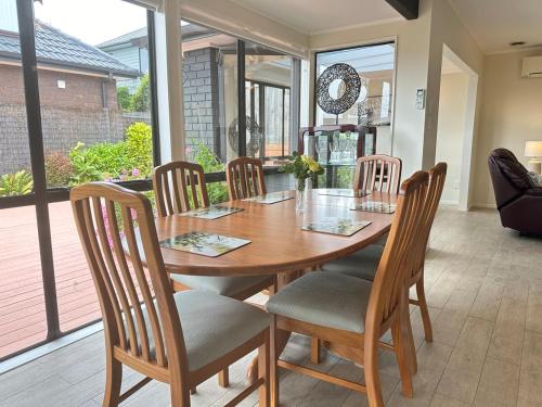 المرافق, A Home Away from Home - Bucklands Beach Luxury 3-Bedroom Garden Villa in بوكلاندز بيتش