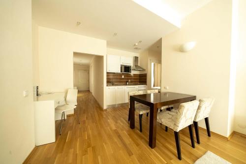 Hotel Embassy - image 3