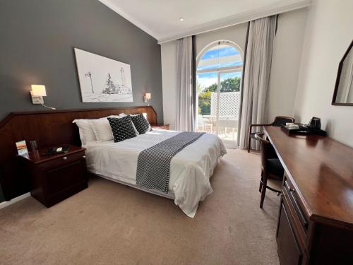 1 queen bed