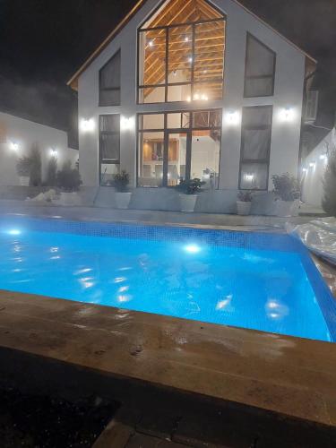 Karstais baseins, Quba Family House in Qechresh