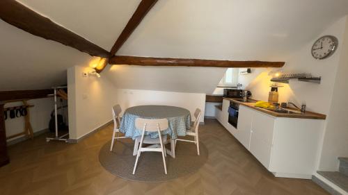 Romantic Loft Sea View Nervi, Janov (fotografie 10)