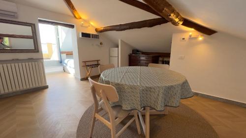 Romantic Loft Sea View Nervi, Janov (fotografie 9)