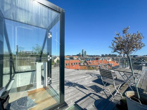 Central Penthouse with Panoramic Private Terrace, Kopenhagen (Foto 6)