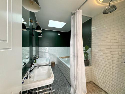 Central Penthouse with Panoramic Private Terrace, Kopenhagen (Foto 8)