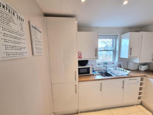 Notting Hill 2 Bed Flat - 5 min to Portobello Road, London (photo 10)