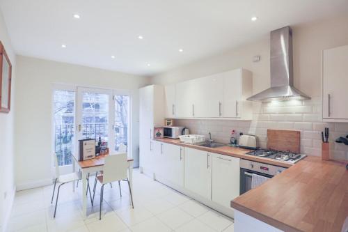 Notting Hill 2 Bed Flat - 5 min to Portobello Road, London (photo 4)