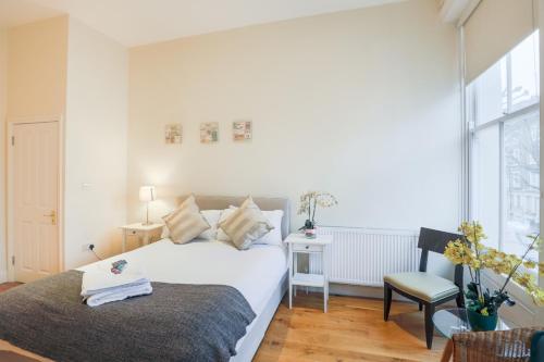 Notting Hill 2 Bed Flat - 5 min to Portobello Road, London (photo 8)