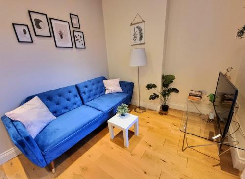 Notting Hill 2 Bed Flat - 5 min to Portobello Road, London