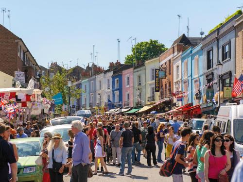 Notting Hill 2 Bed Flat - 5 min to Portobello Road, London (photo 2)