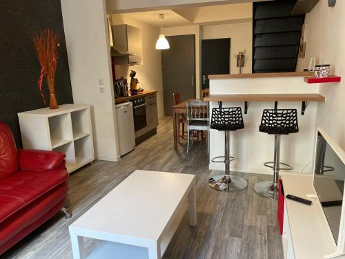 virtuve, Apartment Montmerle centre, 10 minutes Belleville in Montmerle Sur Saone mazpilsēta